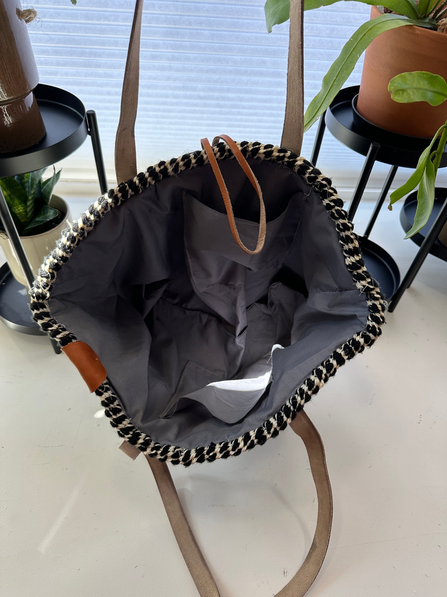Black Lined Dotted Pattern - Boostani Basket