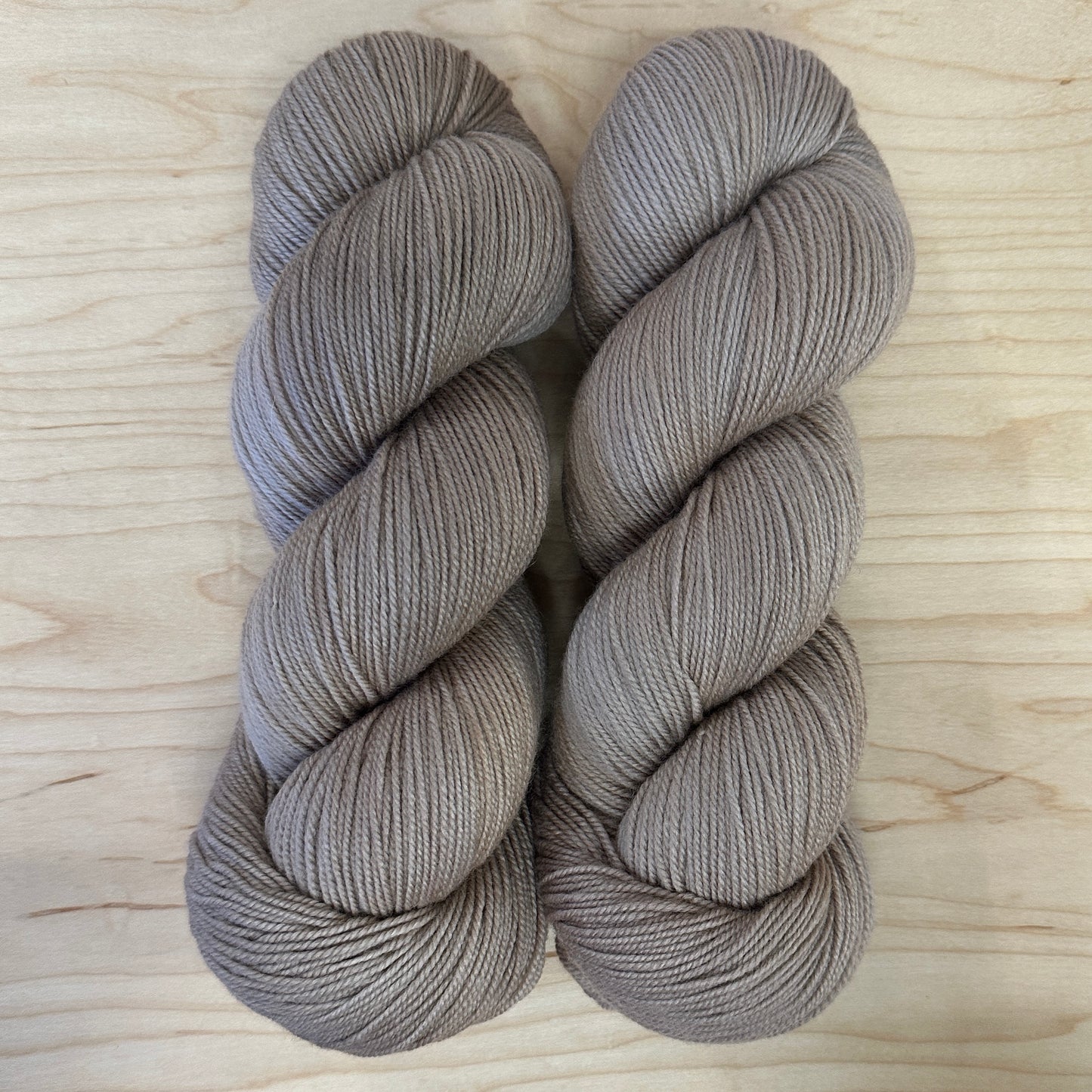 Smoky Alder - Uptown Ewe Fingering