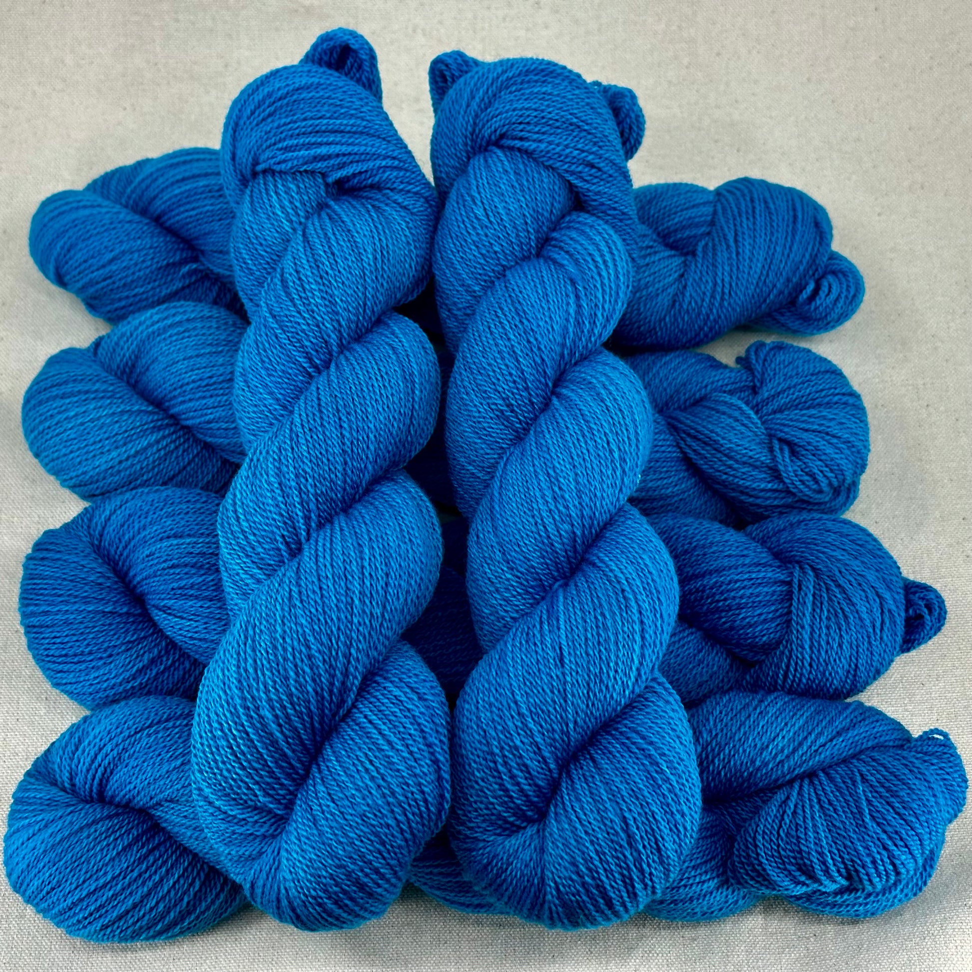 AMERICAN MADE-INDIE DYED-HAND-DYED-MERINO-TARGHEE-YARN