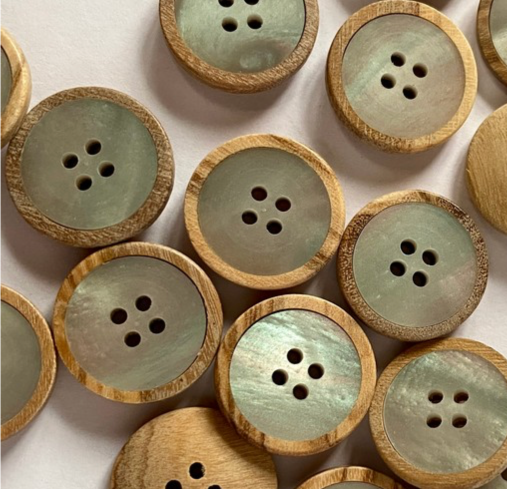 15 mm / 0.6 inch - Buttons