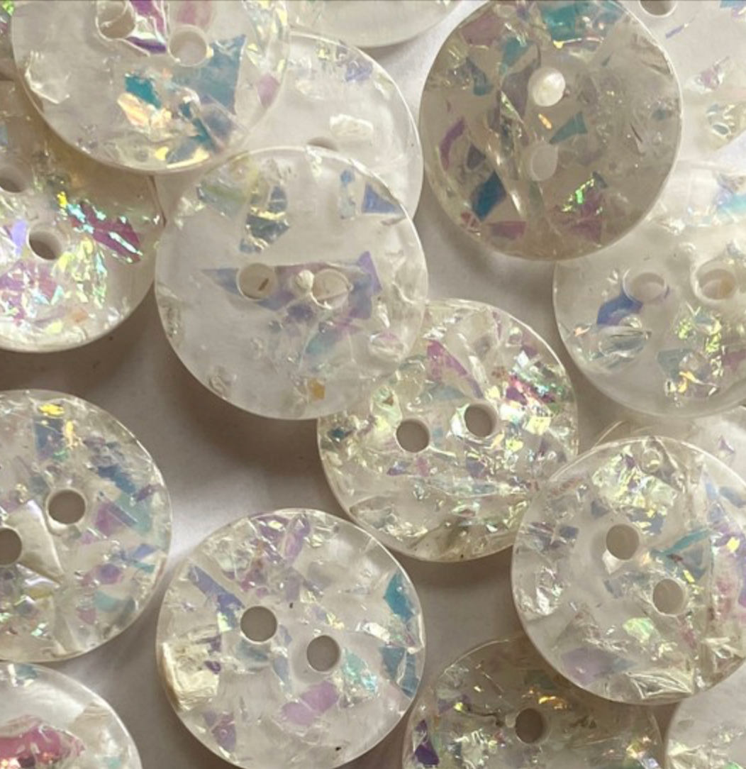 15 mm / 0.6 inch - Buttons