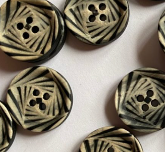 15 mm / 0.6 inch - Buttons